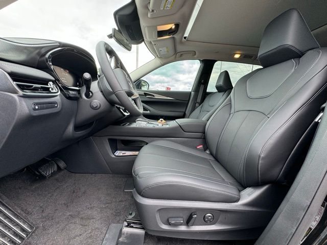 New 2027 MINERAL BLACK INFINITI Luxe FWD image 22