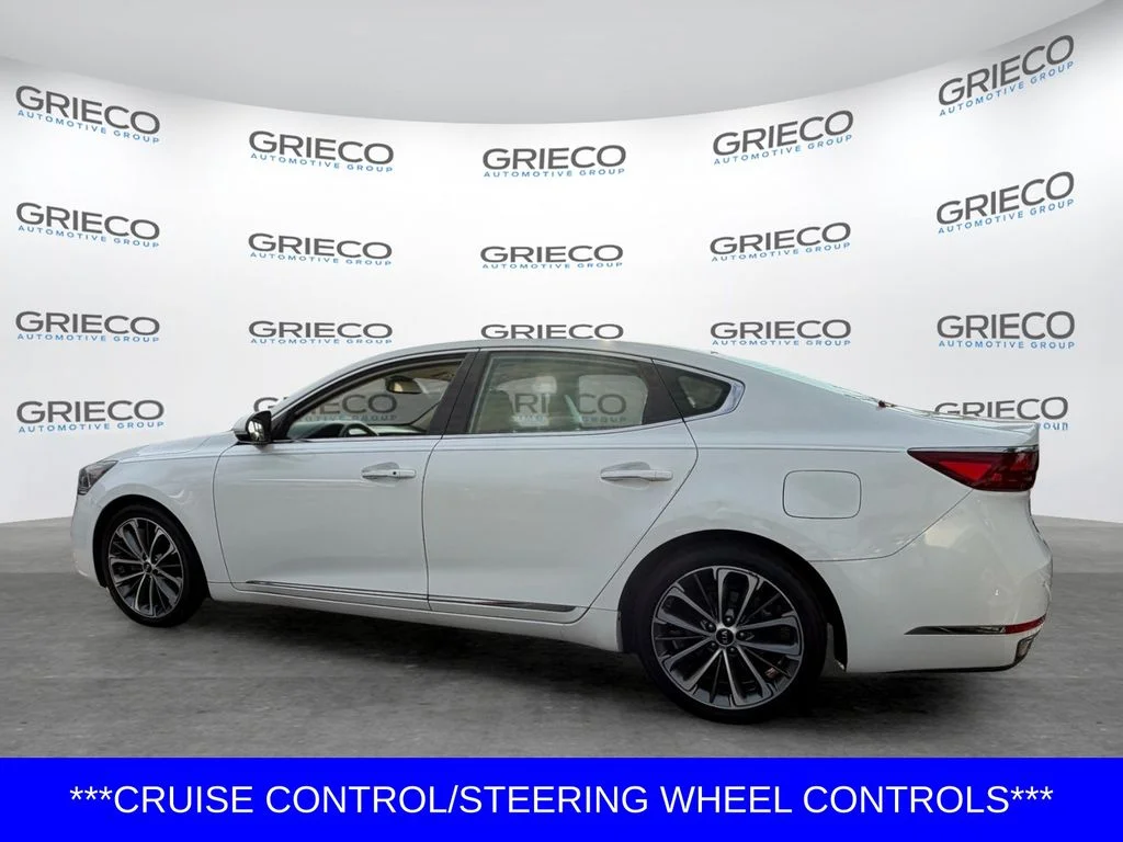 Used 2019 White Kia Technology image 5