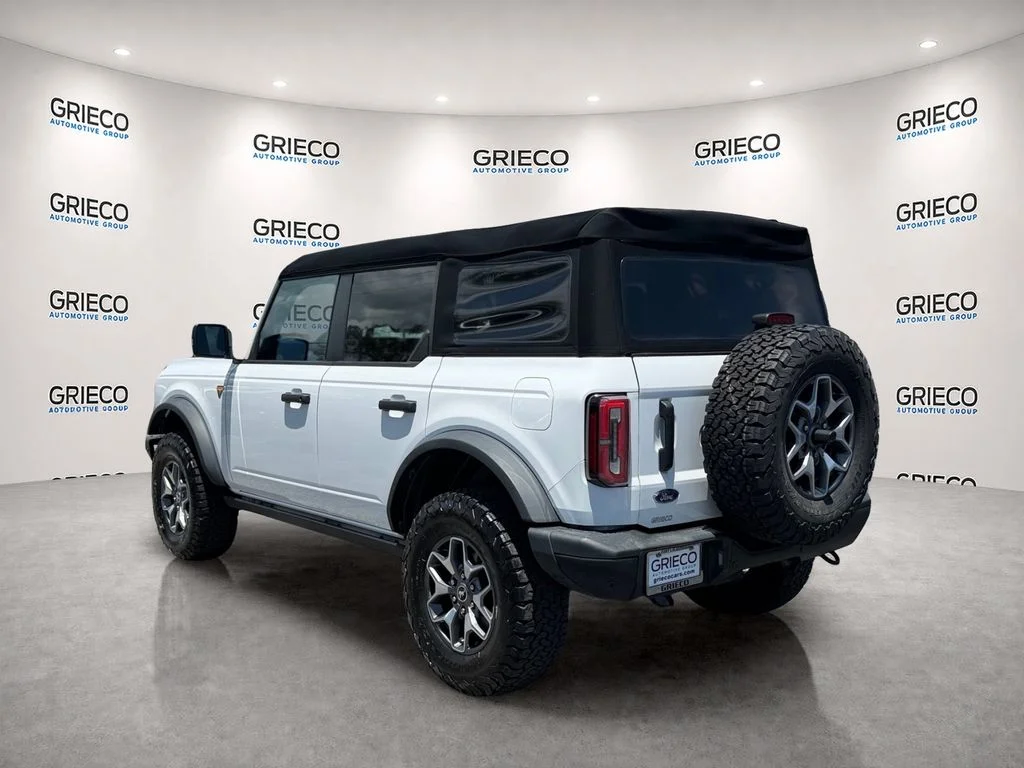 Used 2024 Oxford White Ford Badlands image 5