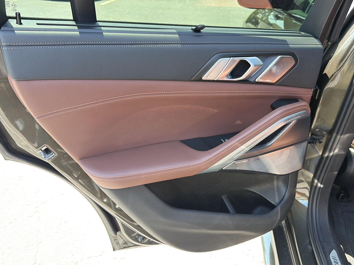 Used 2023 Manhattan Green Metallic BMW M50i image 17