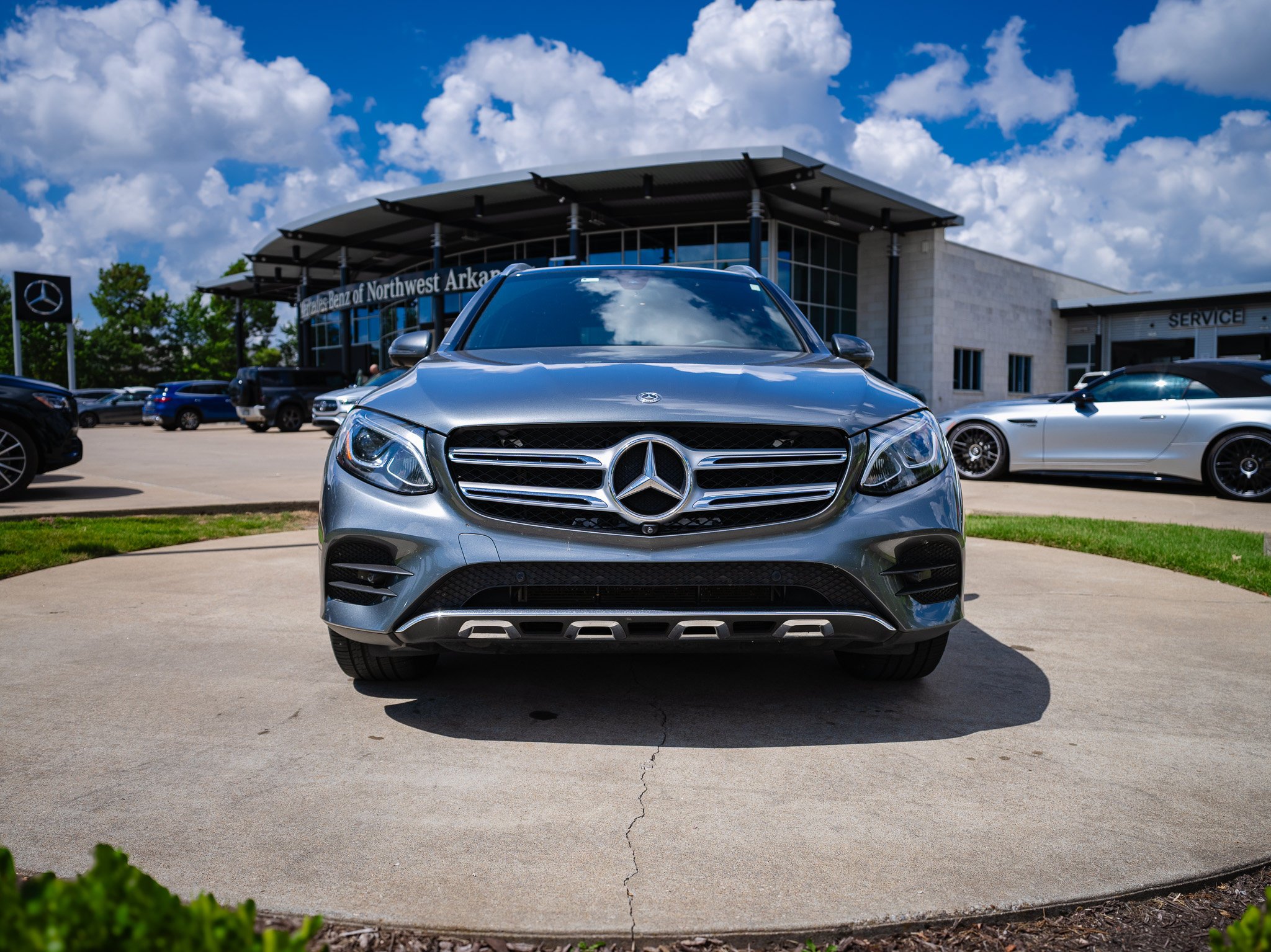 Used 2019  Mercedes-Benz GLC 300 image 2