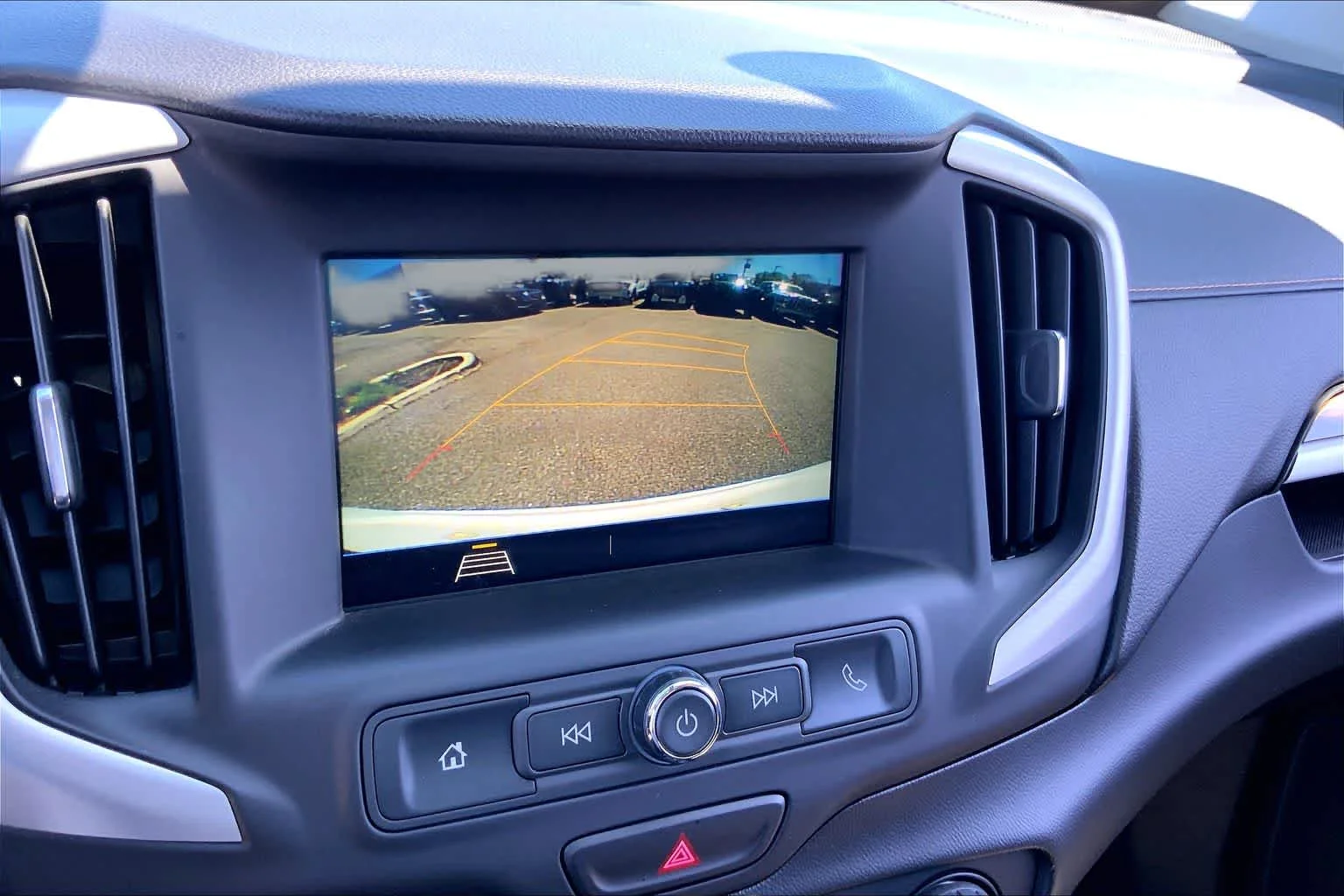 Used 2019 Summit White GMC SLE image 28