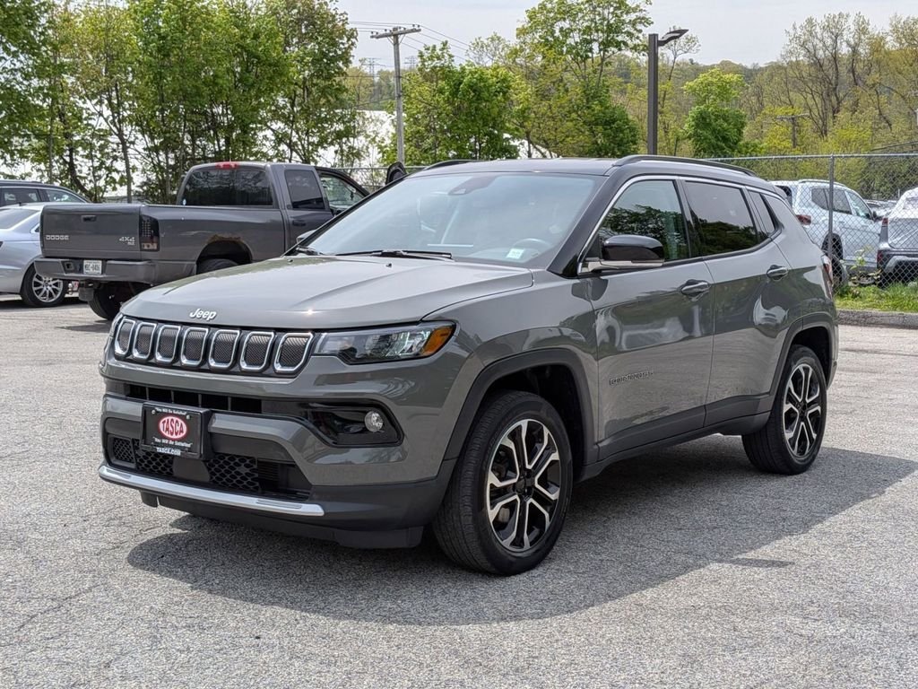 Used 2022 Gray Jeep Limited image 9