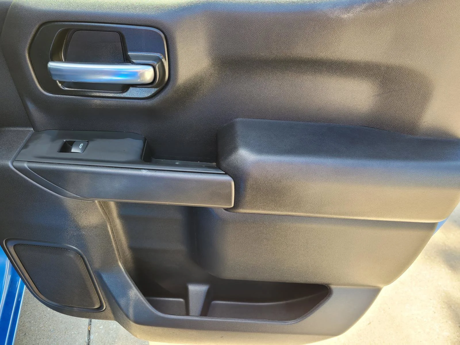 Used 2025 Riptide Blue Metallic Chevrolet Custom image 12