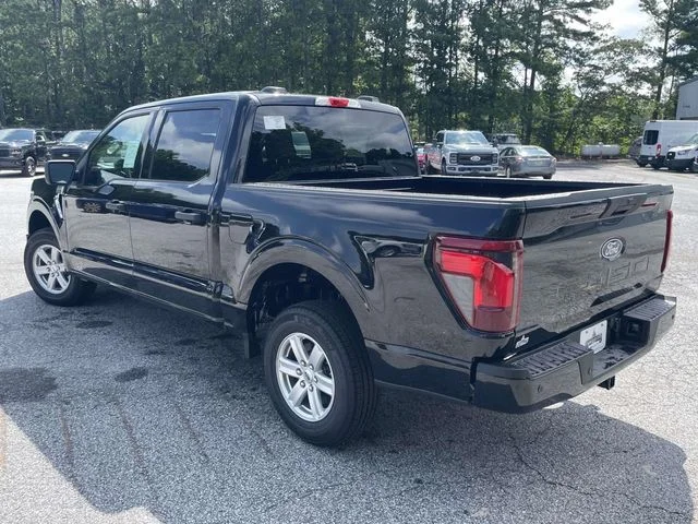 New 2026 Black Ford XLT image 4
