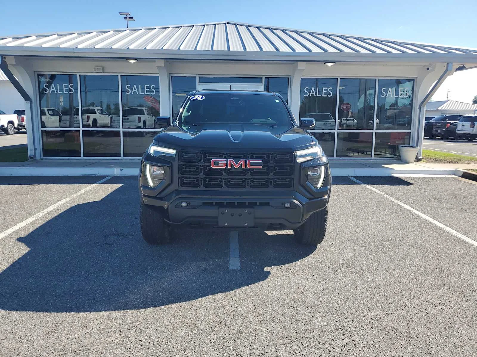 Used 2024 Onyx Black GMC Elevation image 10