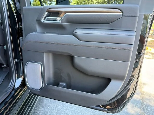 Used 2025 Black Chevrolet High Country image 16