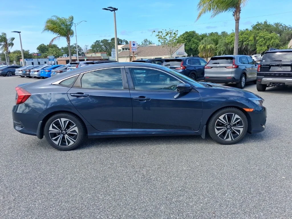 Used 2016  Honda EX-L image 4