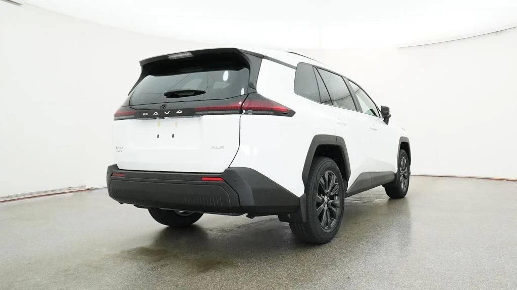 New 2026 Ice Cap Toyota XLE Premium image 21