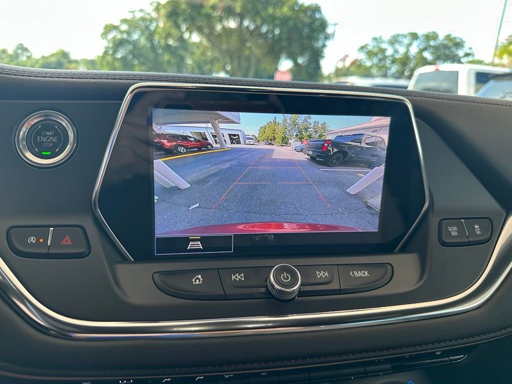 Used 2022 Red Chevrolet Premier image 27