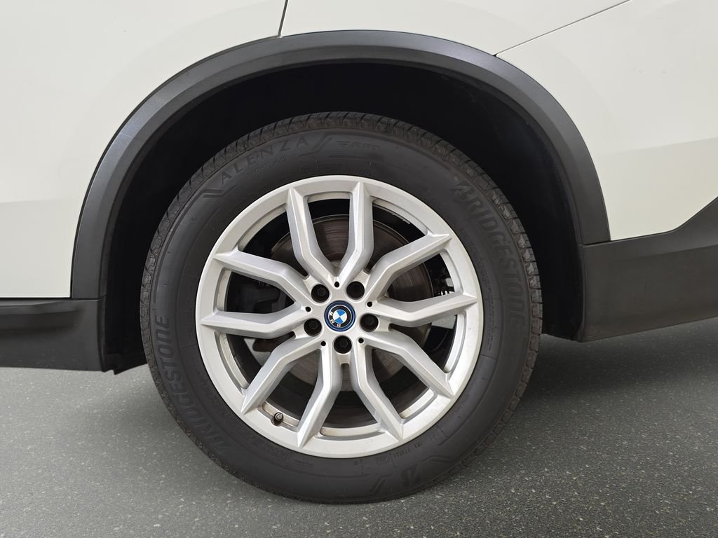 Certified Used 2023 Alpine White BMW xDrive45e image 29