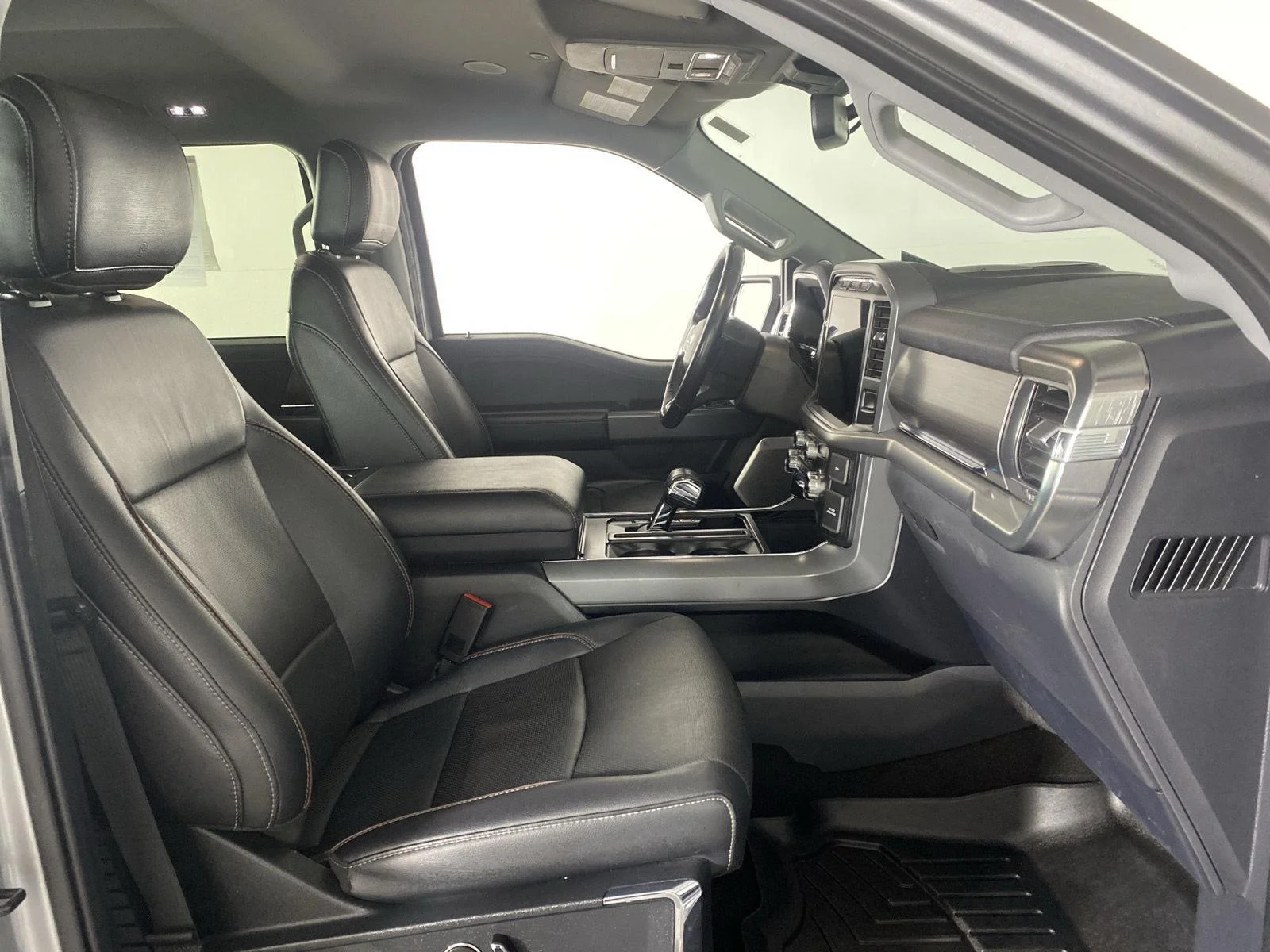 Used 2021 Iconic Silver Ford LARIAT image 28