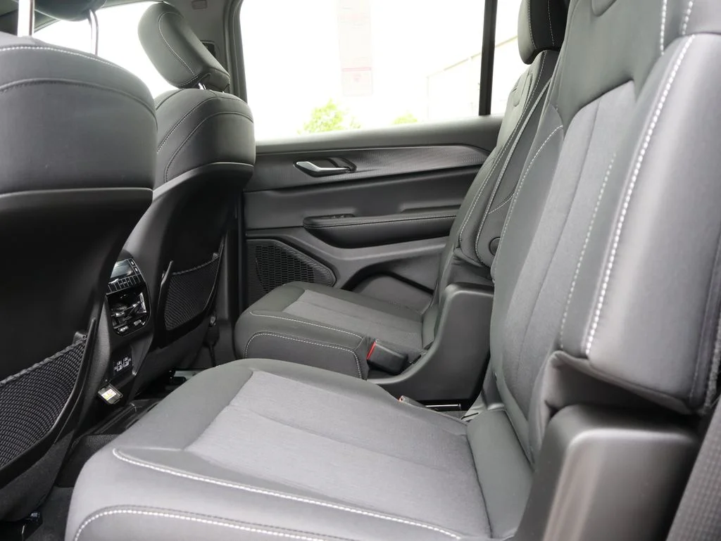 New 2026 Baltic Gray Metallic Clear-Coat Exterior Paint Jeep Laredo image 19