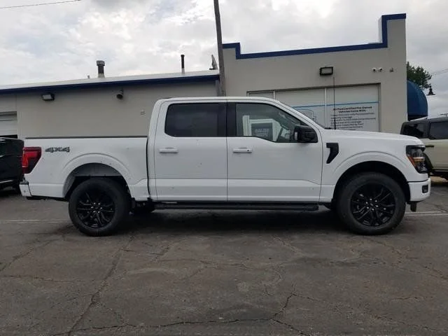 New 2026 Oxford White Ford XLT image 2