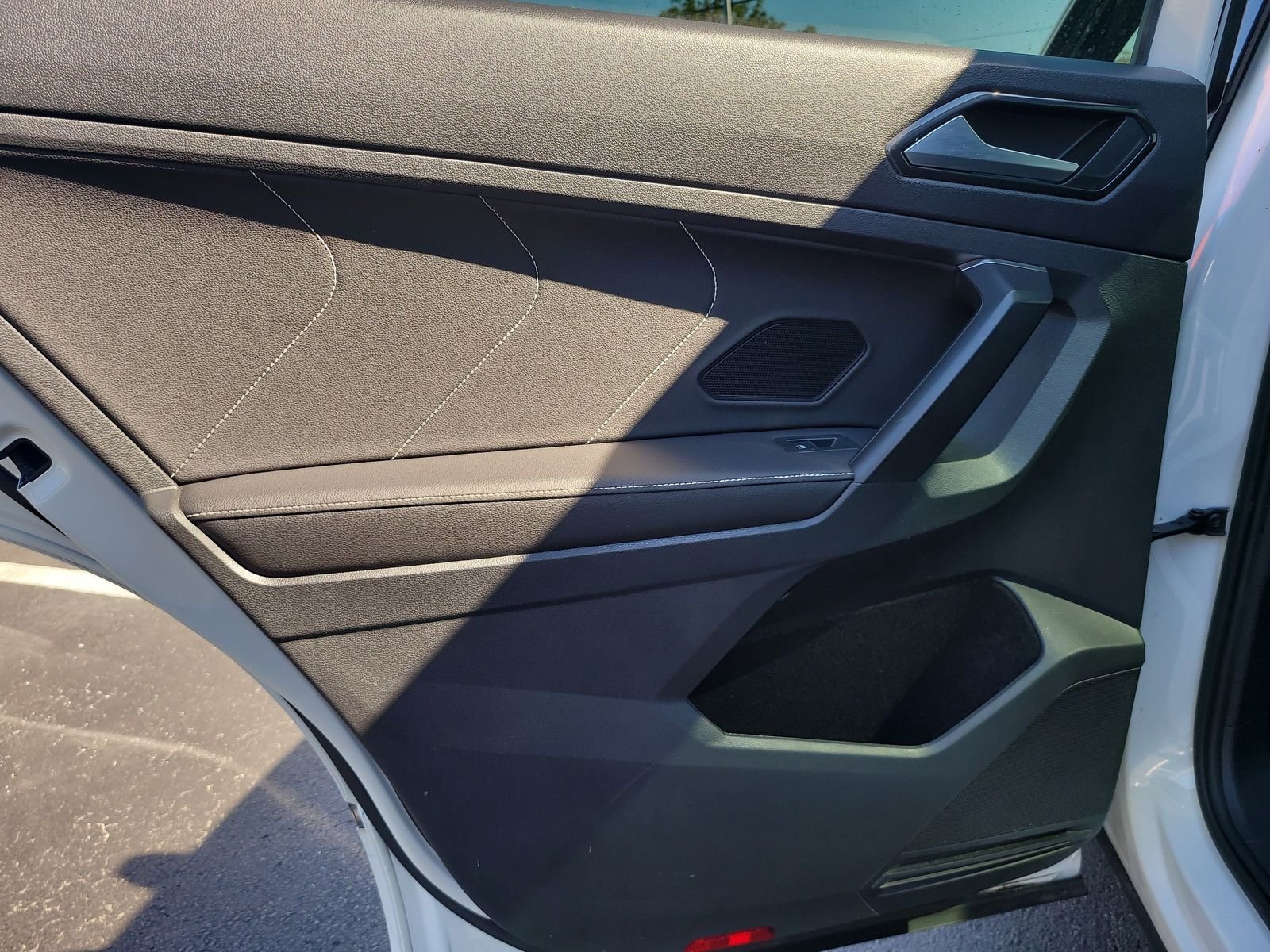 2022 Volkswagen Tiguan SEL R-LINE - Photo 11