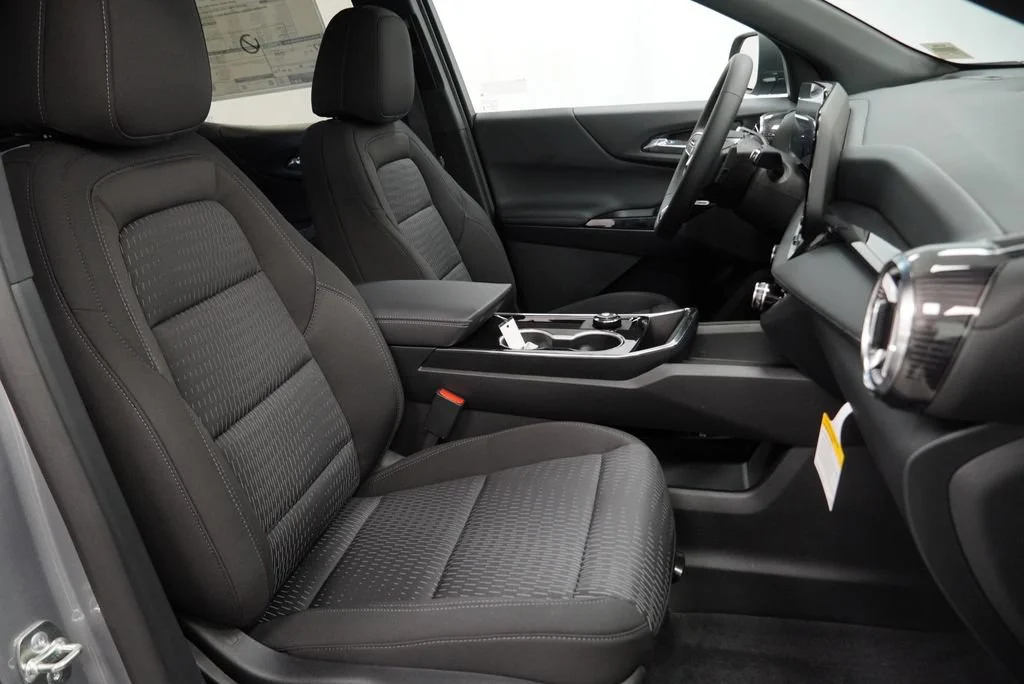 2027 Chevrolet Equinox LT - Photo 28