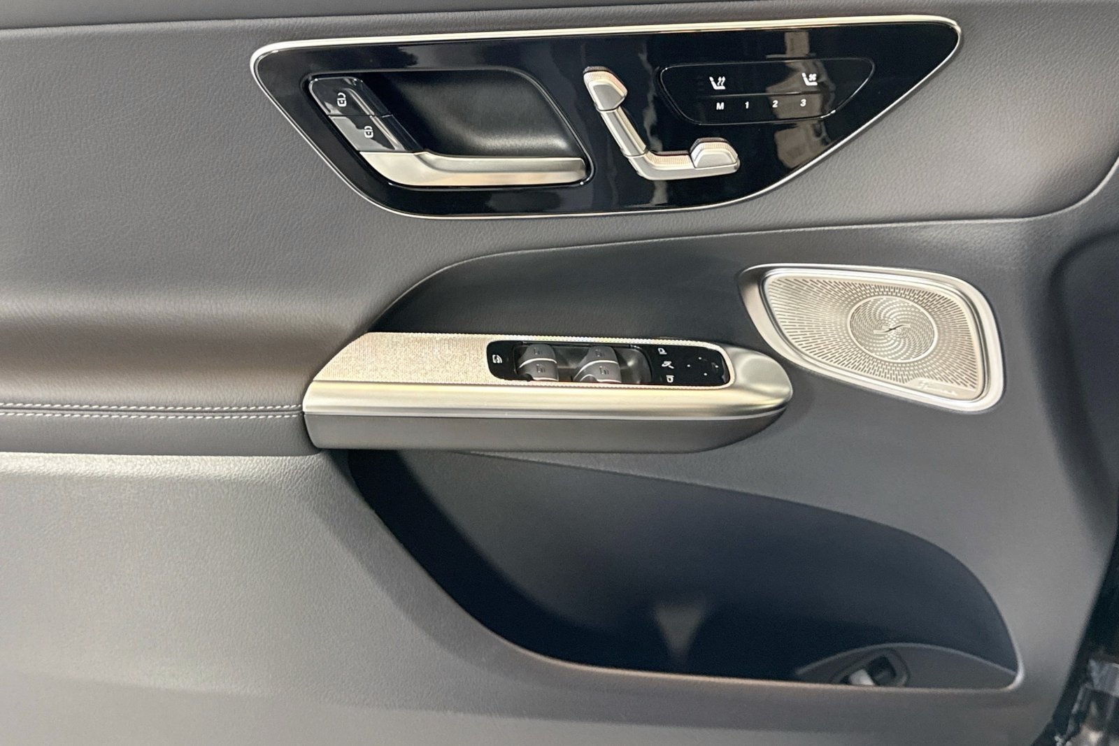 New 2026 Graphite Grey Metallic Mercedes-Benz GLC 300 image 16