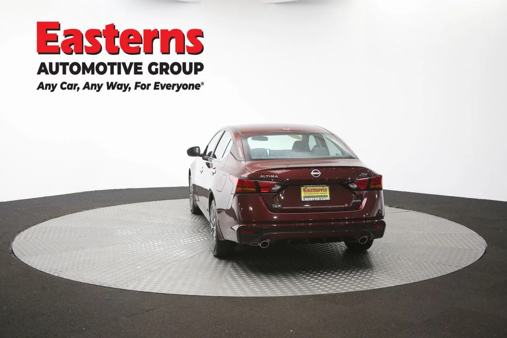 Used 2024 Red Nissan 2.5 SV image 38
