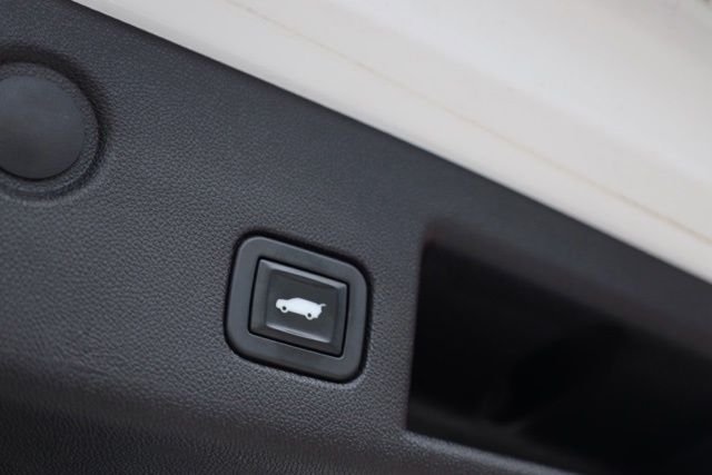 Used 2019 Summit White Chevrolet LT image 35