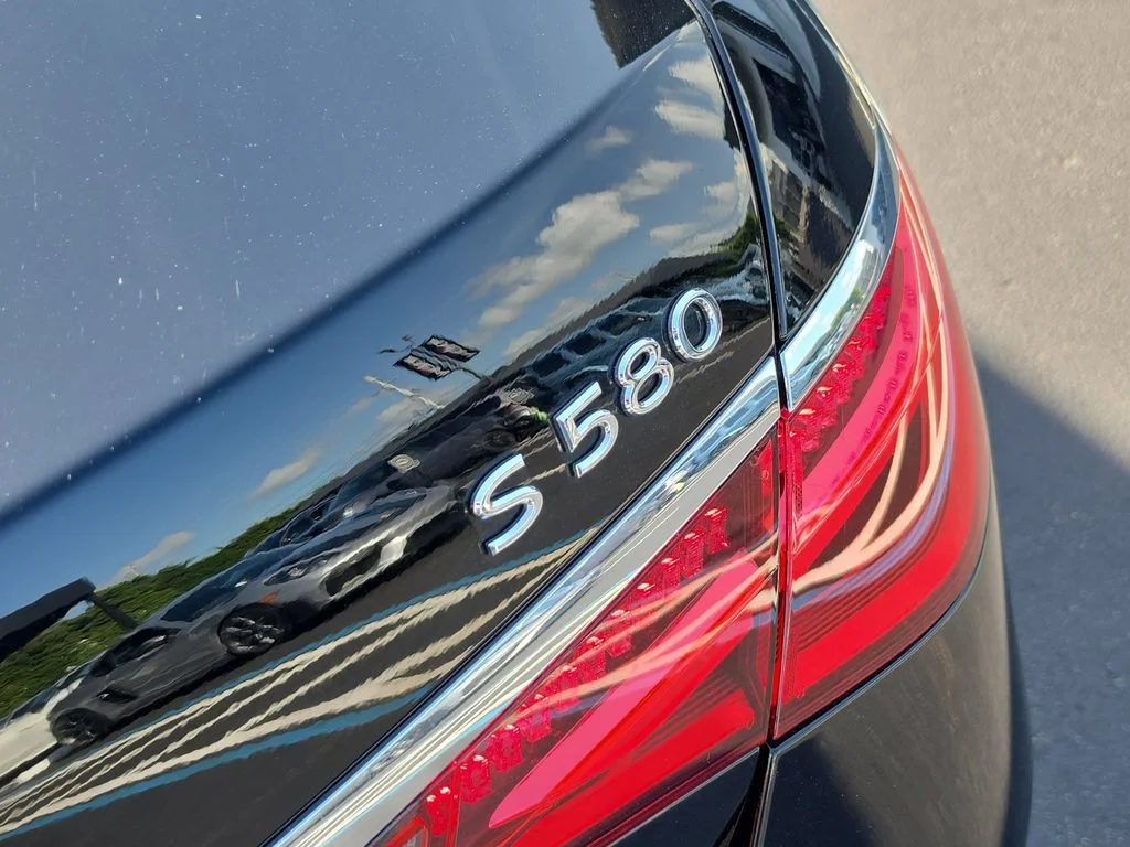 Used 2021 Black Mercedes-Benz Maybach S 580 image 7
