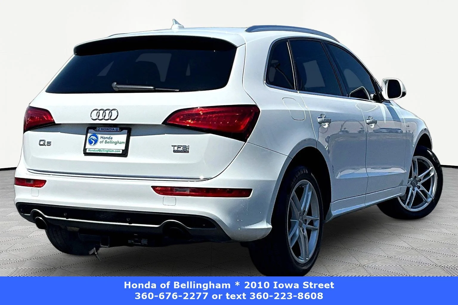 Used 2016 Glacier White Metallic Audi Premium Plus image 6