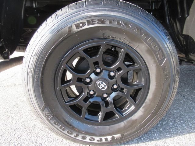Used 2022 Black Toyota SR5 image 7