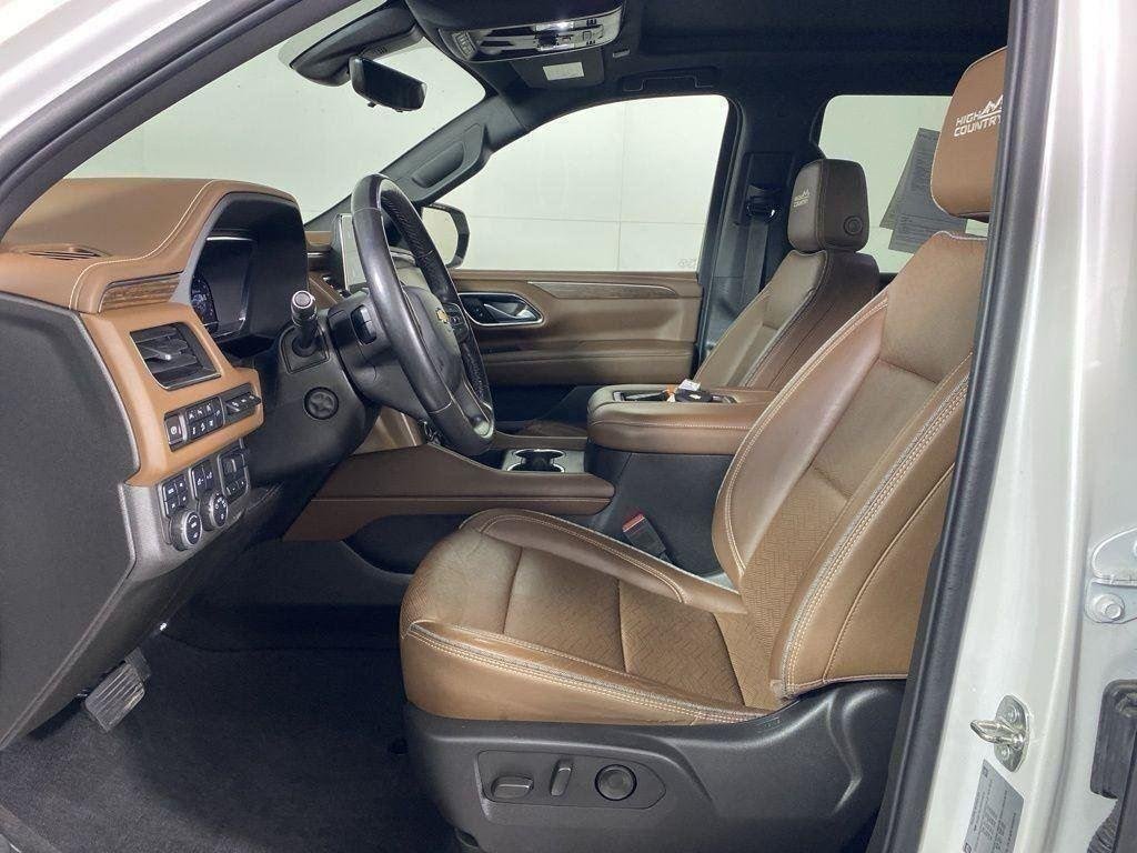 Used 2022 Pearl Chevrolet High Country image 13