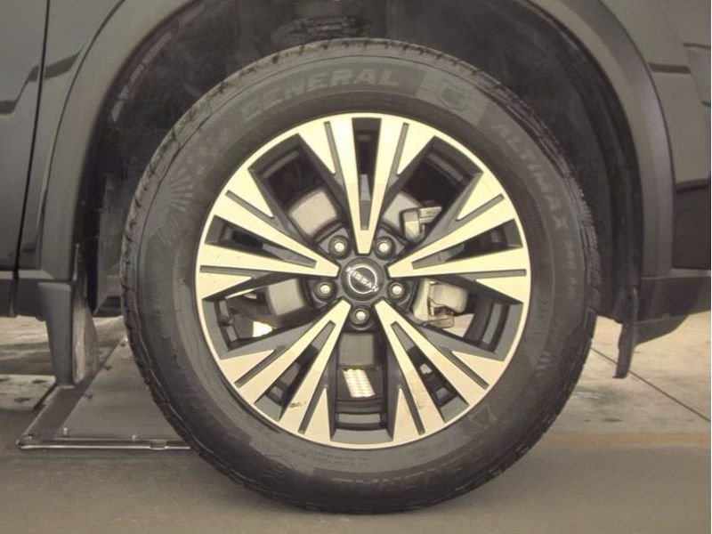 Used 2023 Super Black Nissan SV image 13
