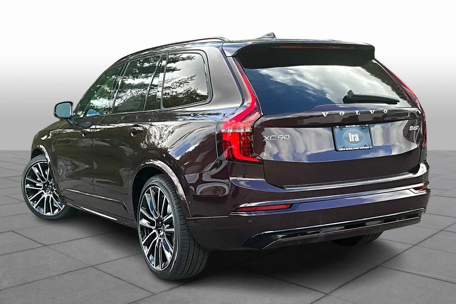 New 2026 Mulberry Red Volvo Ultra image 3