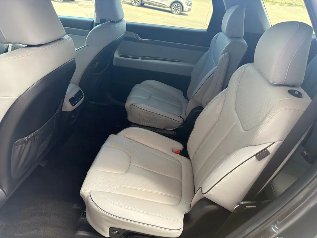 Used 2025 Gray Hyundai SEL image 17