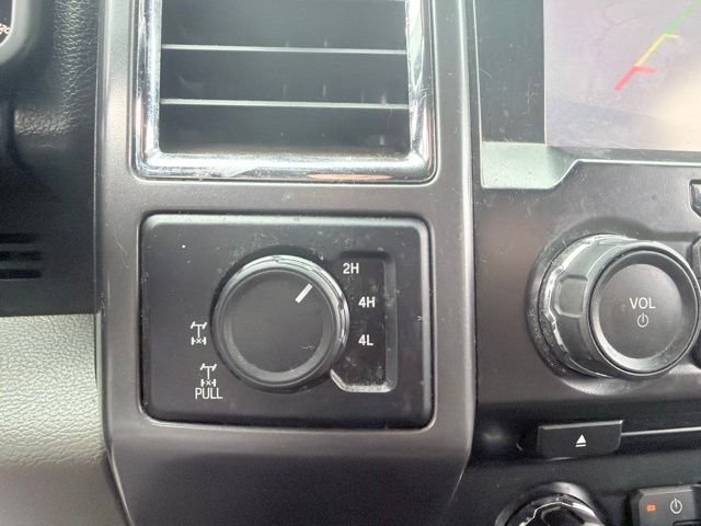 Used 2015 Blue Ford XLT image 27