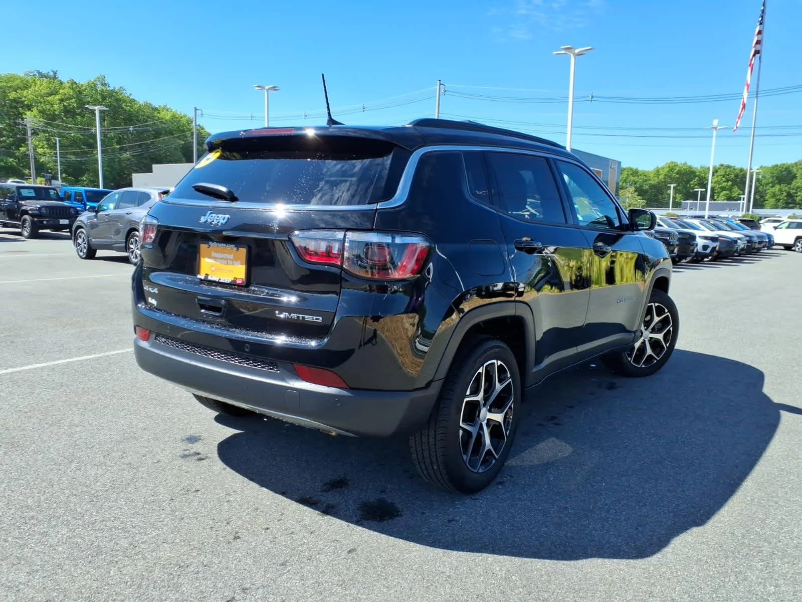 Certified Used 2024 Diamond Black Crystal Pearlcoat Jeep Limited image 7