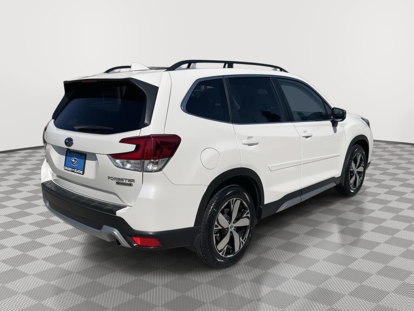 Used 2021 Crystal White Pearl Subaru Touring image 13