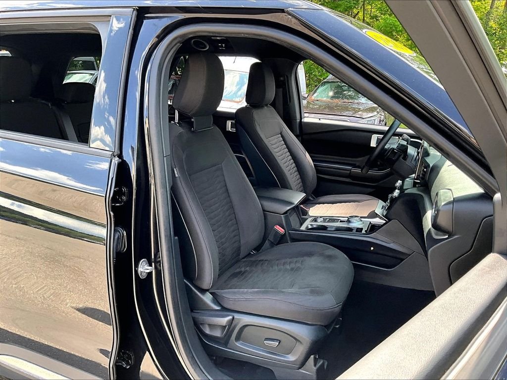 Used 2020 Black Metallic Ford XLT image 11