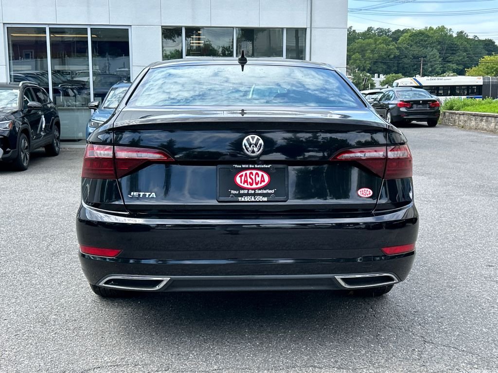 Used 2021 Black Volkswagen R-Line image 3