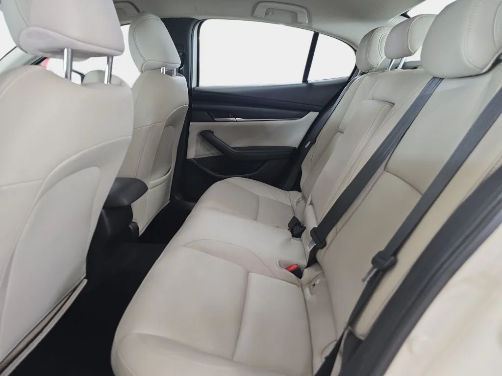 Used 2020 Snowflake White Pearl Mica Mazda Select image 14
