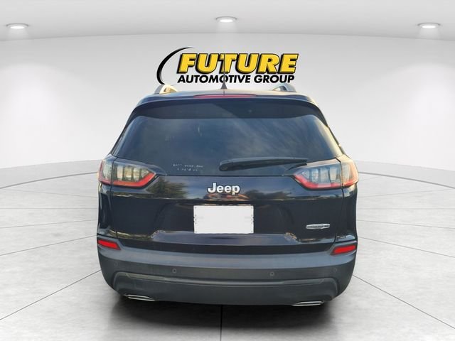 Used 2021 Gray Jeep Latitude Lux image 4
