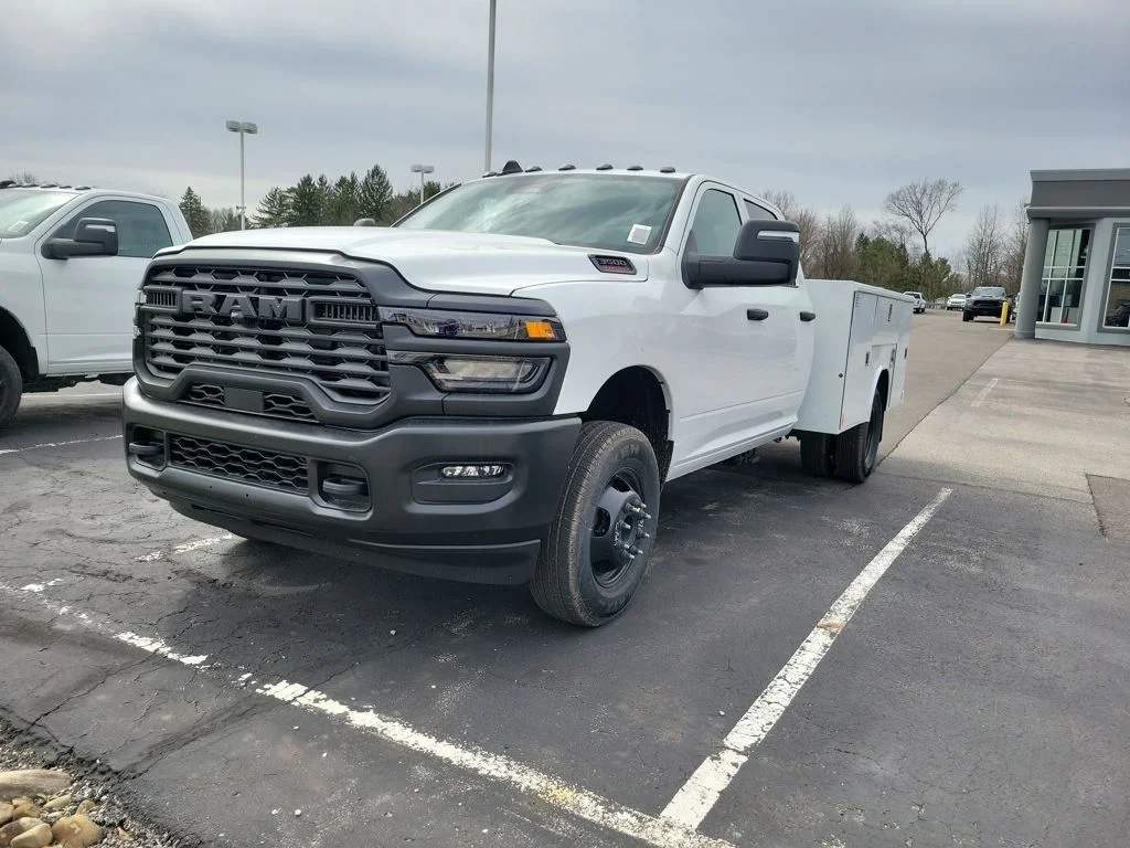 New 2026 Bright White Clear-Coat Exterior Paint RAM Tradesman image 3