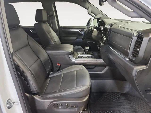2025 Chevrolet Silverado 1500 LTZ - Photo 15