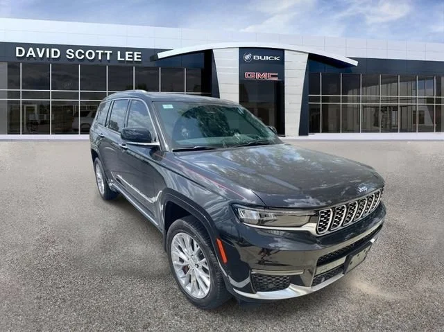 Used 2021 Diamond Black Crystal Pearlcoat Jeep Summit image 3