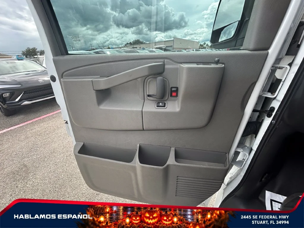 Used 2023 SUMMIT WHITE GMC RWD 2500 Regular Wheelbase Work Van image 17