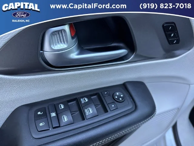 Used 2024 Silver Chrysler Touring L image 21
