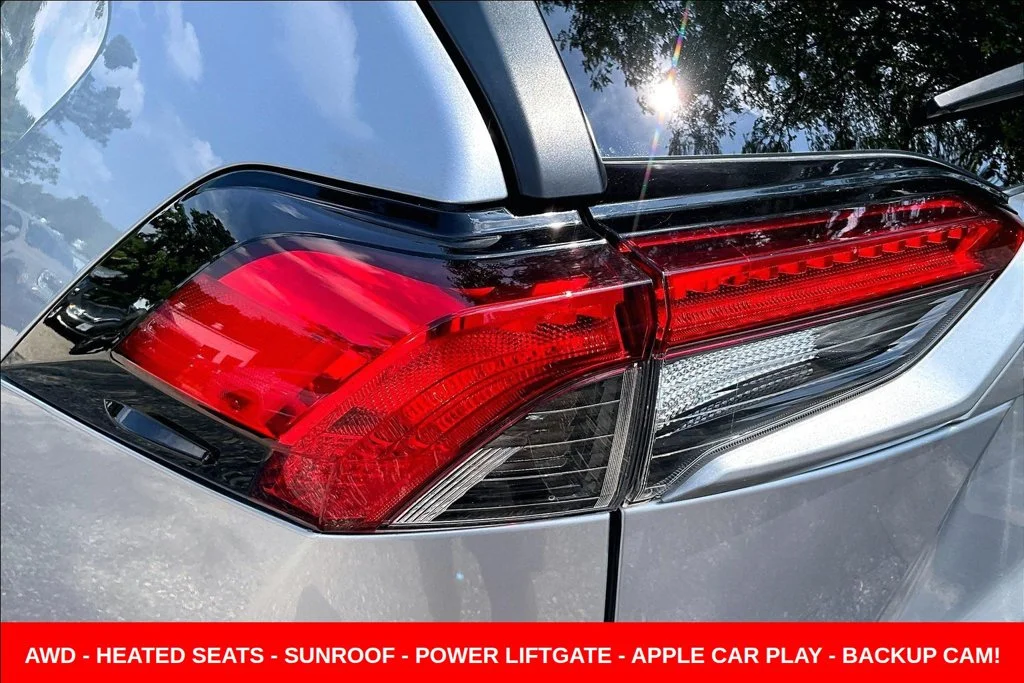Used 2021 Silver Toyota XLE Premium image 29