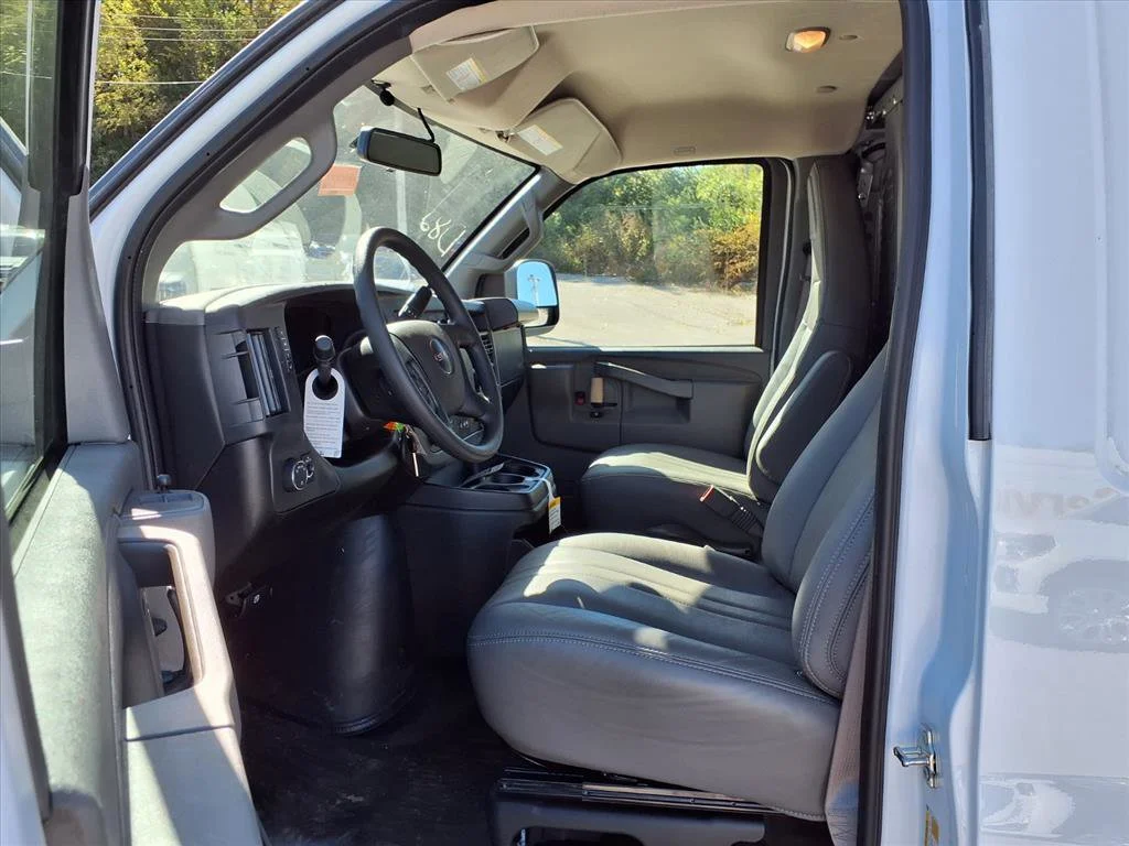 New 2025 Summit White GMC Work Van image 14