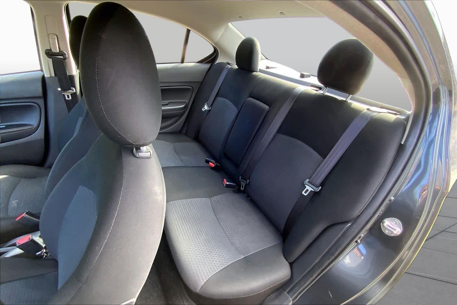 Used 2024 Graphite Gray Metallic Mitsubishi ES image 20