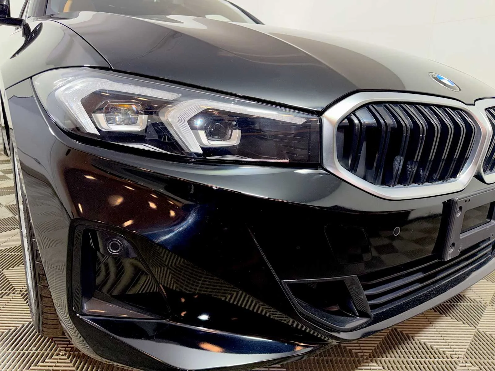 2024 BMW 3 Series 330i - Photo 25