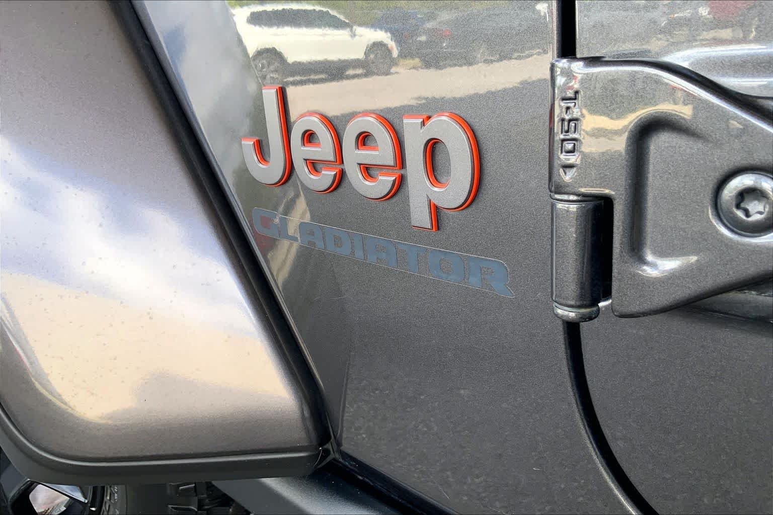 Used 2021 Granite Crystal Metallic Clearcoat Jeep Mojave image 10