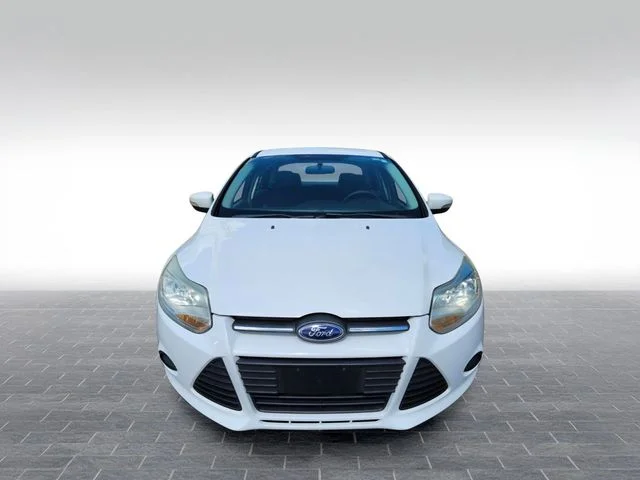 Used 2014 White Ford SE image 2