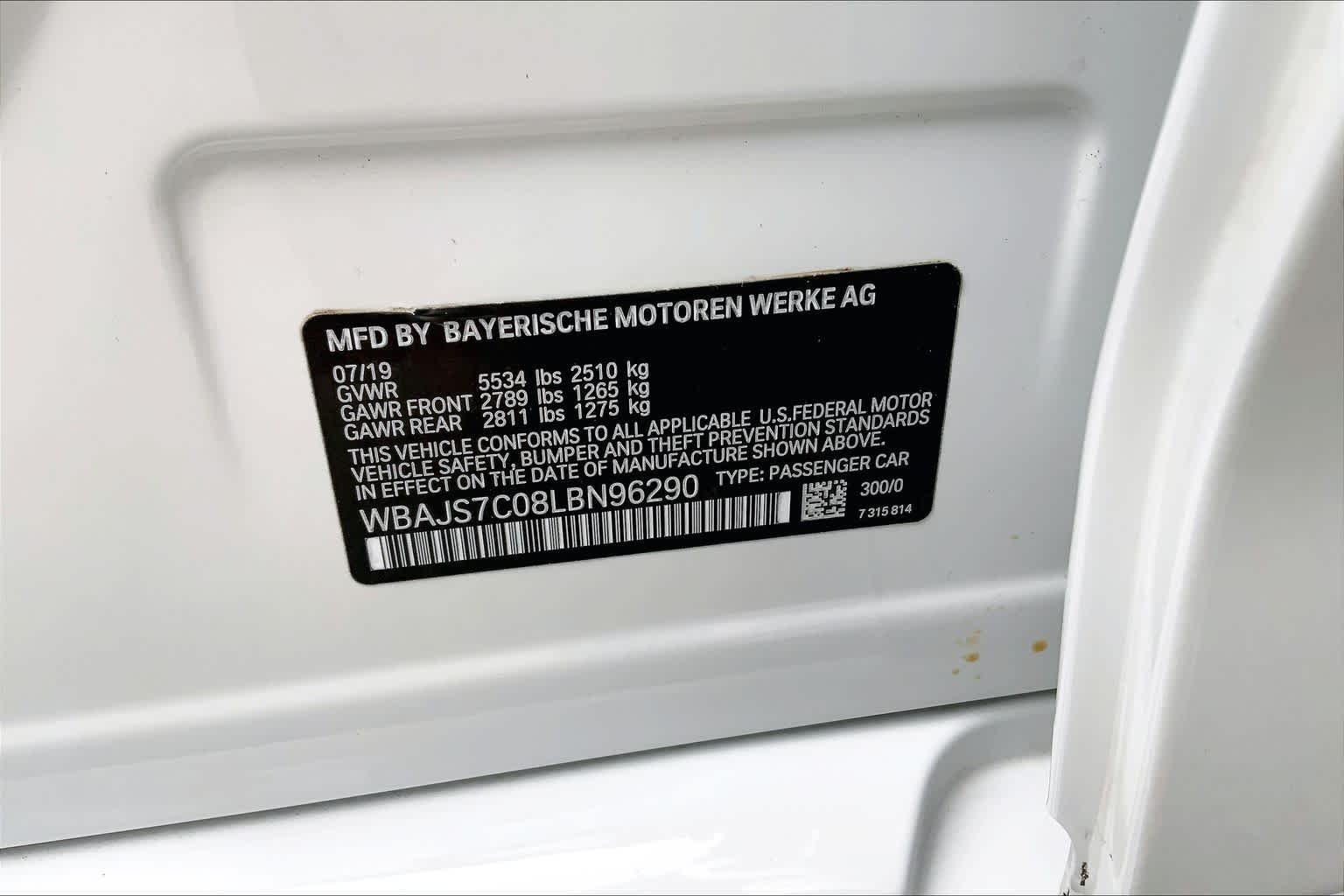 Used 2020 Alpine White BMW M550i xDrive image 33