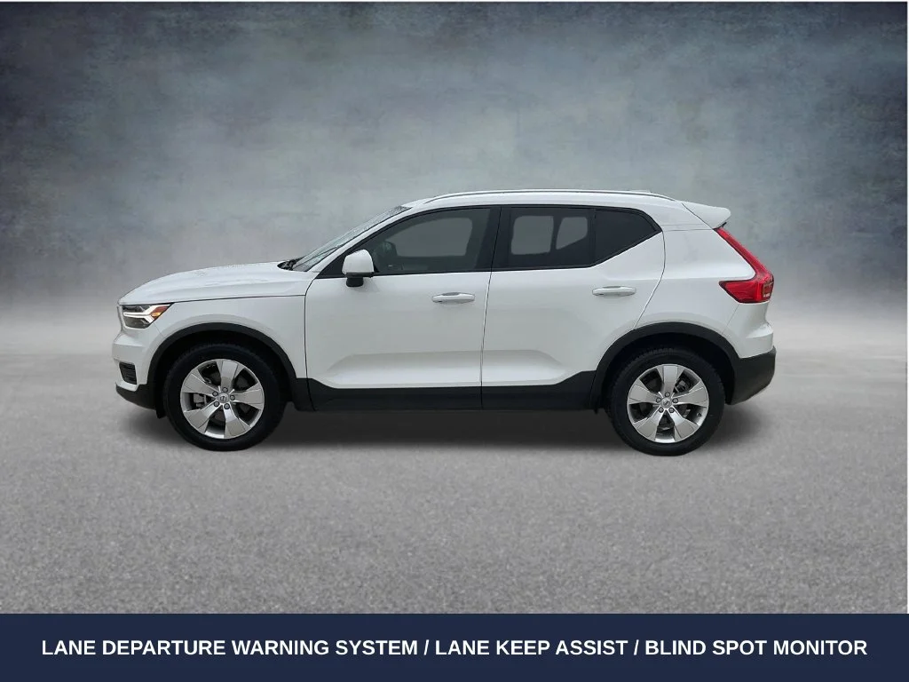 Used 2020 White Volvo Momentum image 4